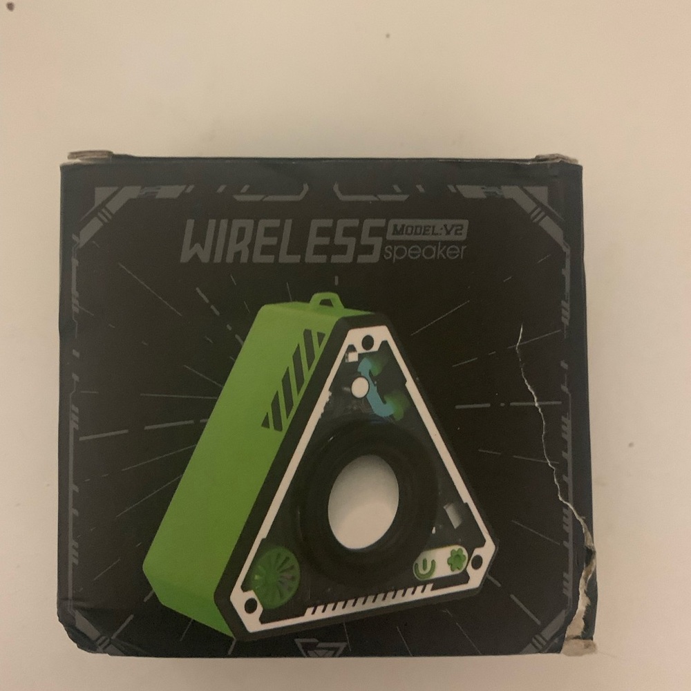Amazon Green Triangular Wireless Speaker